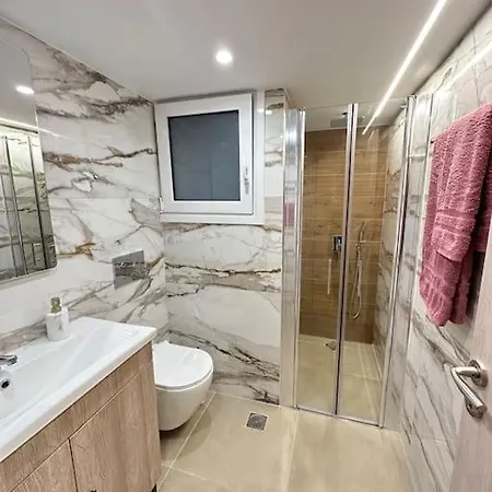 Apartment A Fully Renewed Modern